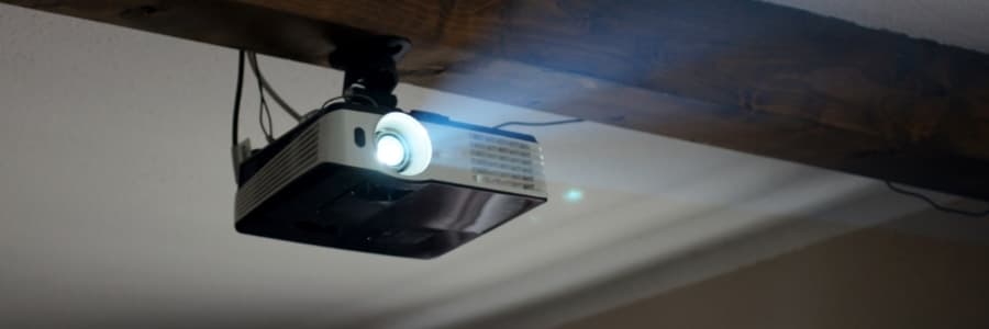 Tips on choosing a projector for your business